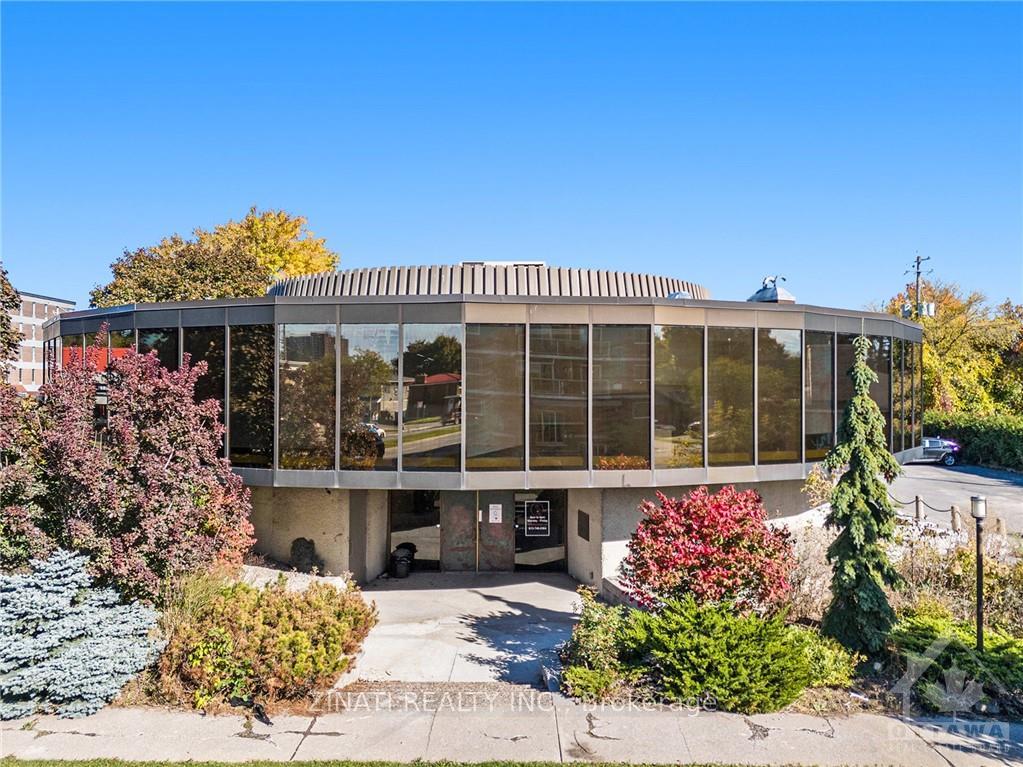2300 CARLING Avenue, Britannia Heights - Queensway Terrace N and Area, ON K2B 7G1 property