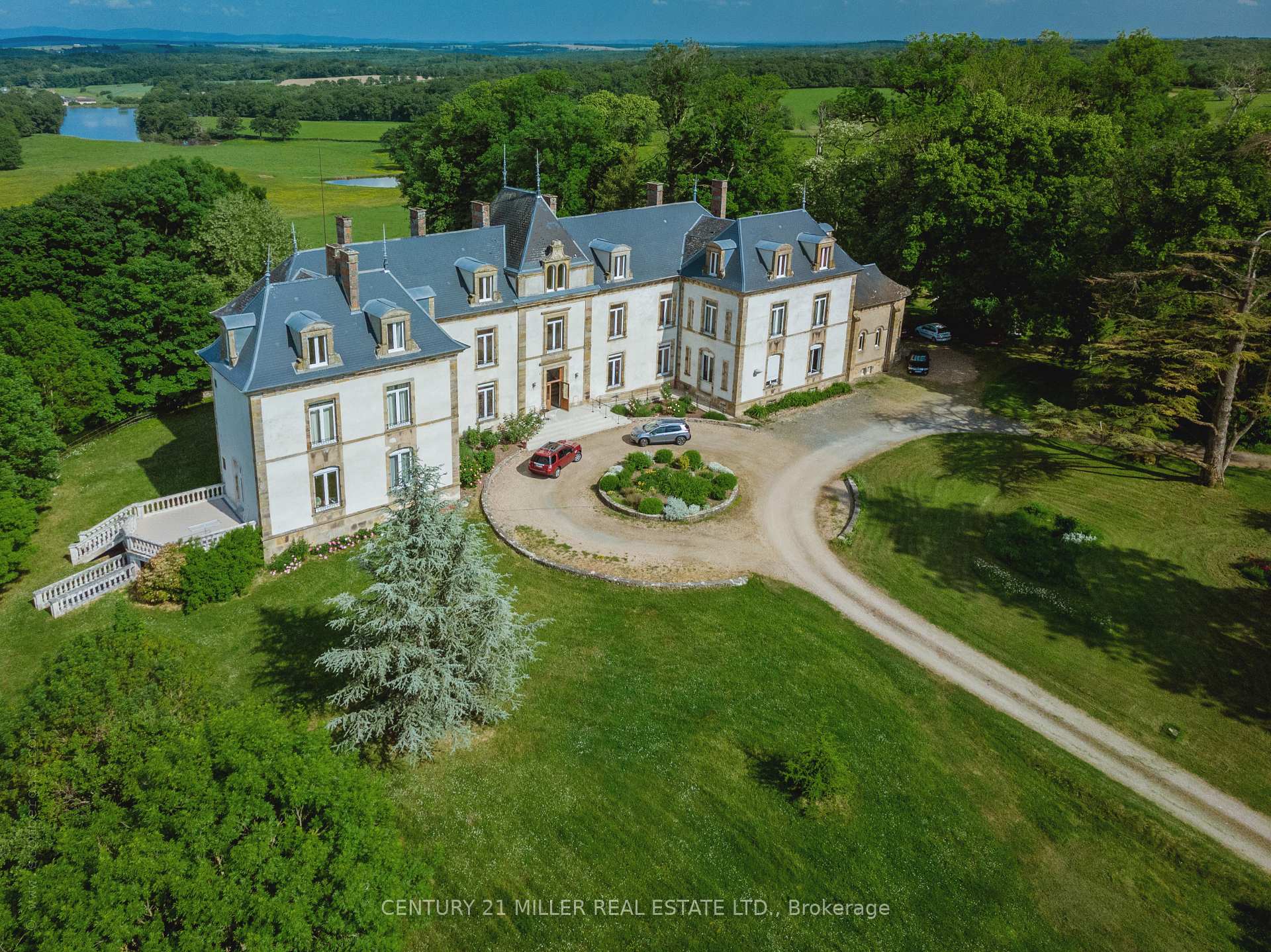 58270 Beaumont-Sardolles, France 58270 property